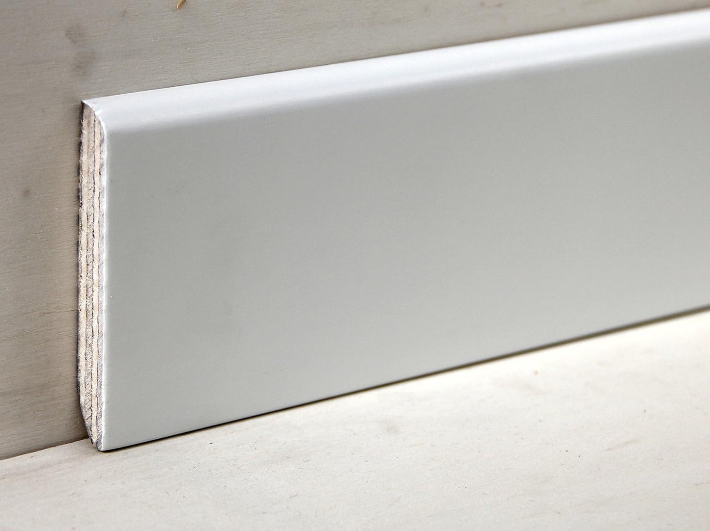 battiscopa stondato impiallacciato tanganika laccato ral 9010 80x13